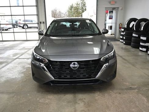 Used 2024 Nissan Sentra SV image 2