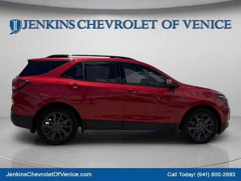 Certified 2023 Chevrolet Equinox RS w/ RS Leather Package FWD image 4