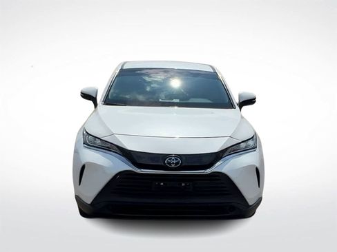 Used 2021 Toyota Venza LE image 3