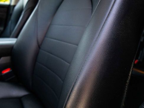 Used 2025 Toyota Highlander XLE FWD image 15