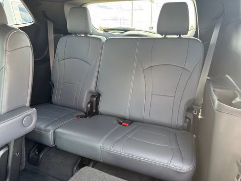Used 2022 Buick Enclave Essence w/ Experience Buick Package AWD/4WD image 32
