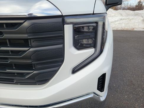 Used 2023 GMC Sierra 1500 Pro w/ Pro Value Package image 9