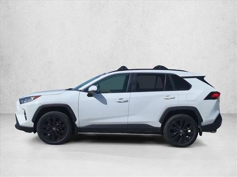 Used 2019 Toyota RAV4 XLE Premium image 9