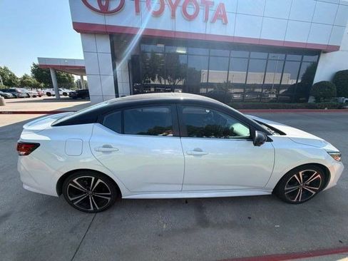 Used 2023 Nissan Sentra SR w/ SR Premium Package FWD image 3