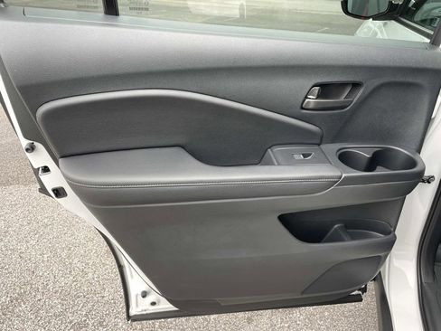 Used 2023 Honda Passport EX-L image 11