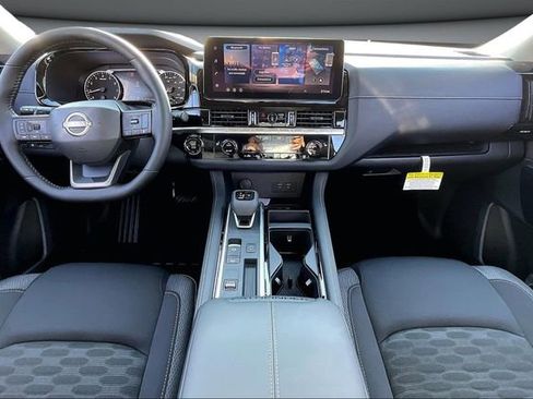 New 2026 Nissan Pathfinder SV image 5