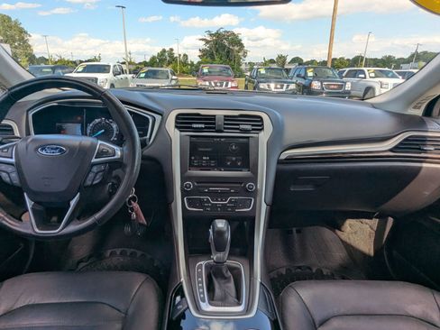 Used 2016 Ford Fusion SE w/ Equipment Group 202A FWD image 13