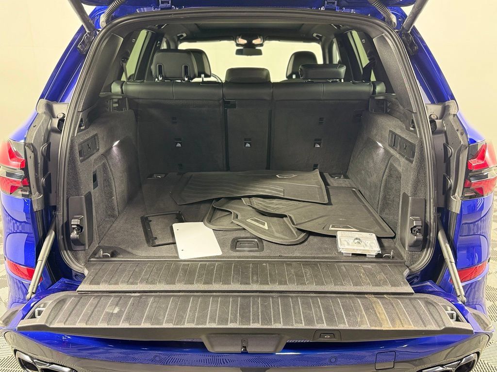 Used 2024 BMW X5 M60i AWD/4WD image 29