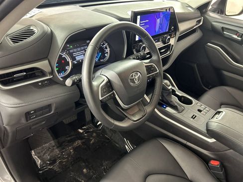 Used 2026 Toyota Highlander XLE AWD/4WD image 13