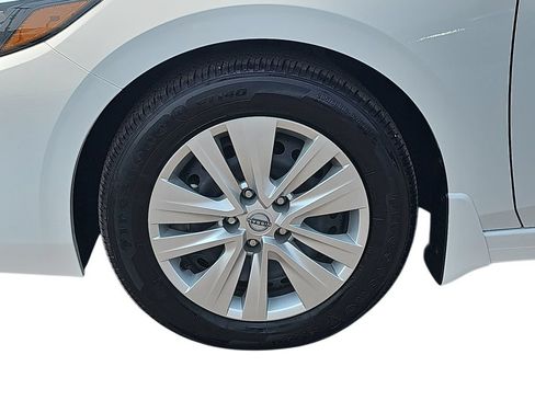 Used 2025 Nissan Sentra S FWD image 29