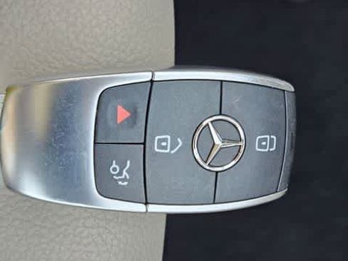 Used 2023 Mercedes-Benz EQB 250+ EQB 250+ w/ Exclusive Package image 33