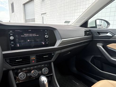 Used 2020 Volkswagen Jetta SEL FWD image 14