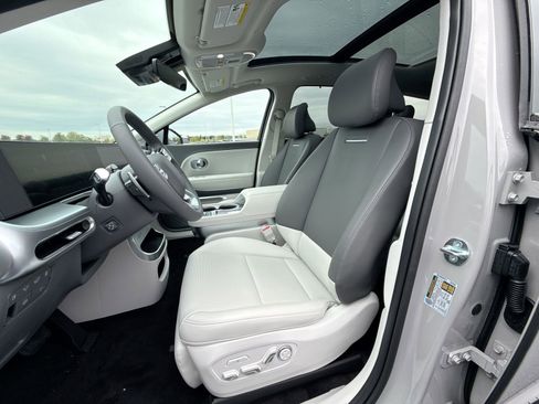 New 2026 Hyundai Ioniq 9 Limited image 13