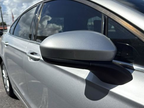 Used 2019 Ford Fusion SE FWD image 54