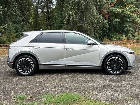 Used 2024 Hyundai Ioniq 5 Limited AWD/4WD image 10