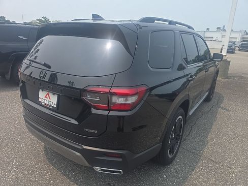 Used 2026 Honda Pilot Touring image 5