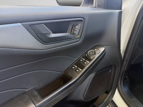 Used 2025 Ford Escape Active w/ Cold Weather Package FWD image 15