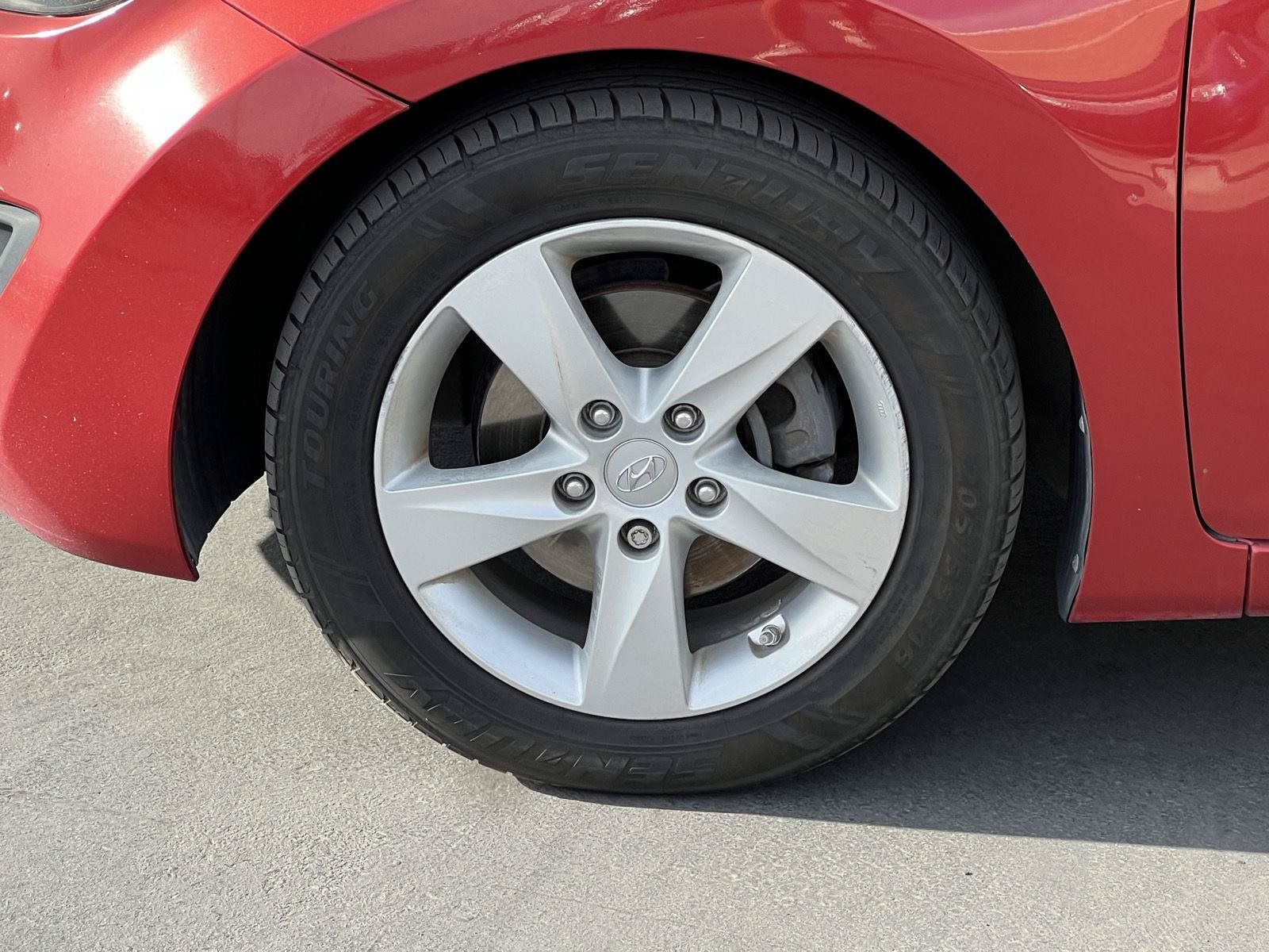 Used 2011 Hyundai Elantra GLS w/ Navigation Pkg 4 FWD image 17