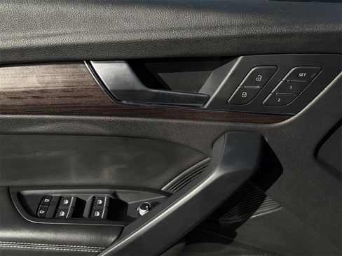 Used 2023 Audi Q5 e Premium Plus w/ Premium Plus Package image 24