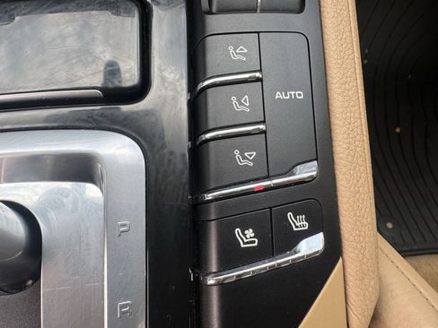 Used 2011 Porsche Cayenne AWD/4WD image 23