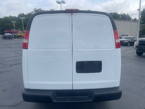 Used 2021 Chevrolet Express 3500 w/ Driver Convenience Package RWD image 6