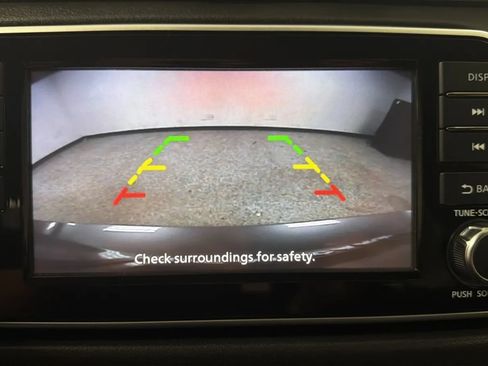Used 2020 Nissan Versa S FWD image 13