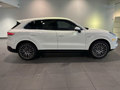 Used 2019 Porsche Cayenne E-Hybrid image 34