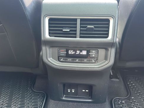 Used 2024 Volkswagen Atlas SEL AWD/4WD image 40
