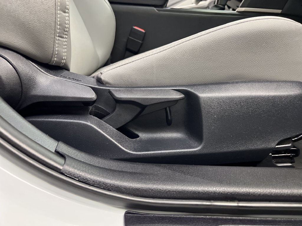 Used 2025 Toyota Camry SE FWD image 26