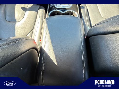 Used 2017 Ford Edge Titanium w/ Technology Package AWD/4WD image 15