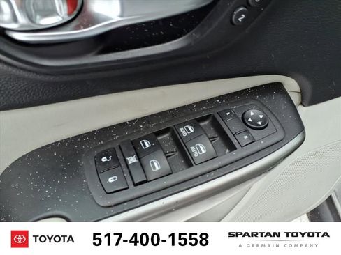 Used 2019 Jeep Cherokee Limited w/ Technology Group image 14