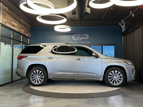 Used 2023 Chevrolet Traverse Premier AWD/4WD image 2