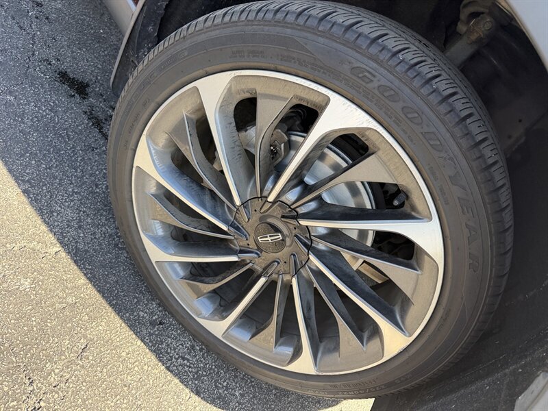 Used 2020 Lincoln Aviator Reserve w/ Equipment Group 202A AWD/4WD image 10
