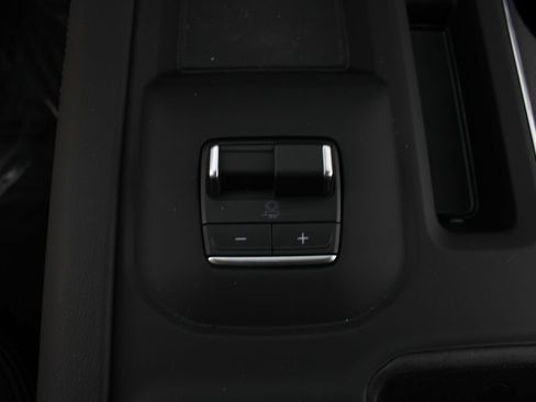 New 2026 GMC Sierra 2500 Denali w/ Denali Reserve Package AWD/4WD image 9