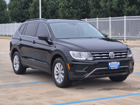 Used 2019 Volkswagen Tiguan SE w/ Panoramic Sunroof Package AWD/4WD image 4