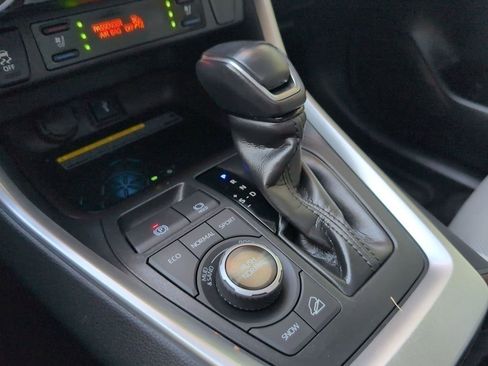 Used 2020 Toyota RAV4 Limited image 31