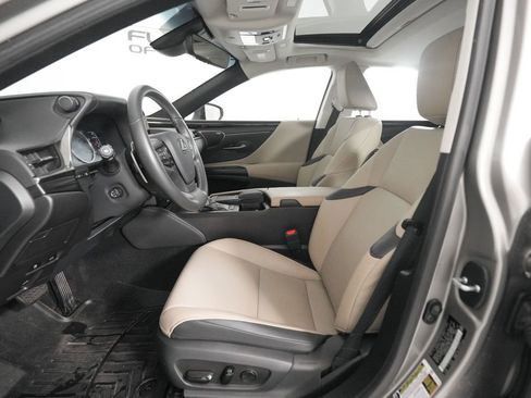 Used 2020 Lexus ES 300h w/ Premium Package image 9