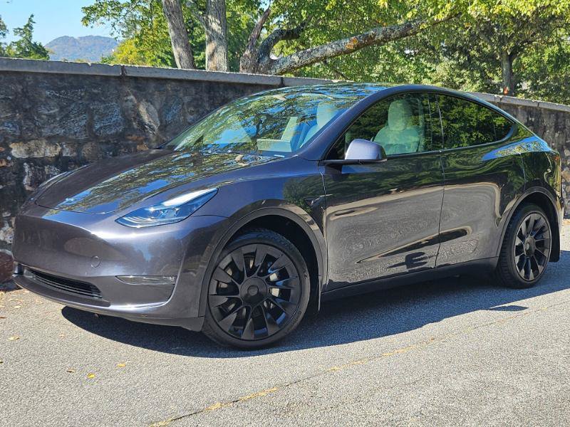 Used 2024 Tesla Model Y Long Range AWD/4WD image 5