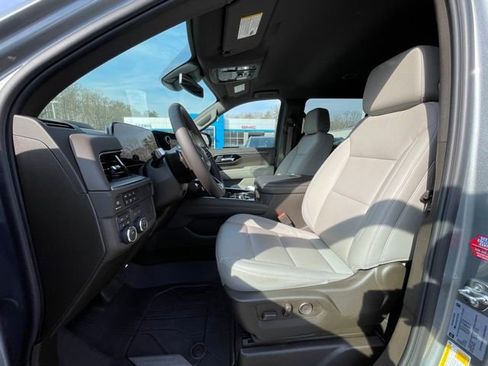 Used 2026 Chevrolet Suburban LT w/ Comfort Package image 19