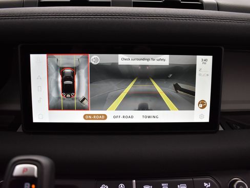 Used 2023 Land Rover Defender 90 SE image 29