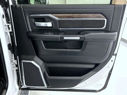 Used 2019 RAM 2500 Laramie AWD/4WD image 17