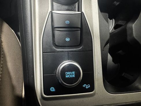 Used 2023 Ford Explorer XLT AWD/4WD image 40