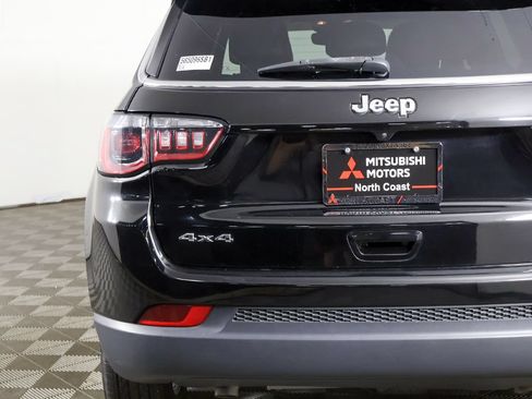 Used 2025 Jeep Compass Latitude AWD/4WD image 15