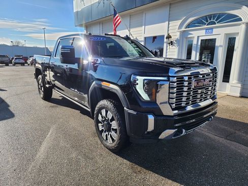 Used 2024 GMC Sierra 2500 Denali w/ Denali Reserve Package image 3