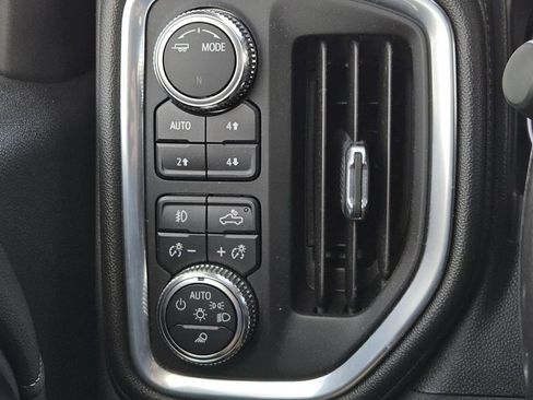 Used 2021 GMC Sierra 1500 SLT image 18