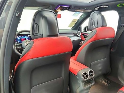 Used 2024 Mercedes-Benz GLC 300 4MATIC image 33