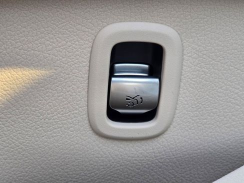 New 2026 Mercedes-Benz C 300 4MATIC Sedan image 30
