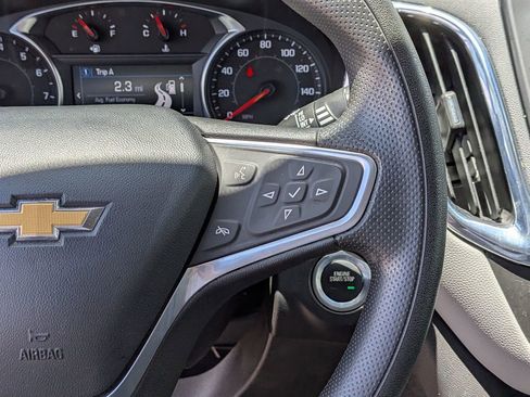 Used 2023 Chevrolet Equinox LS w/ LS Convenience Package AWD/4WD image 17