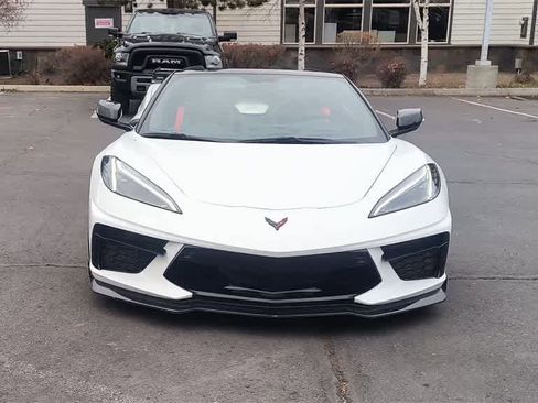Used 2021 Chevrolet Corvette Stingray Premium Conv w/ Z51 Performance Package image 3