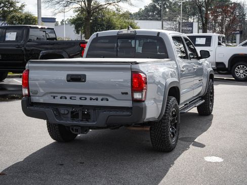 Used 2019 Toyota Tacoma TRD Off-Road image 10